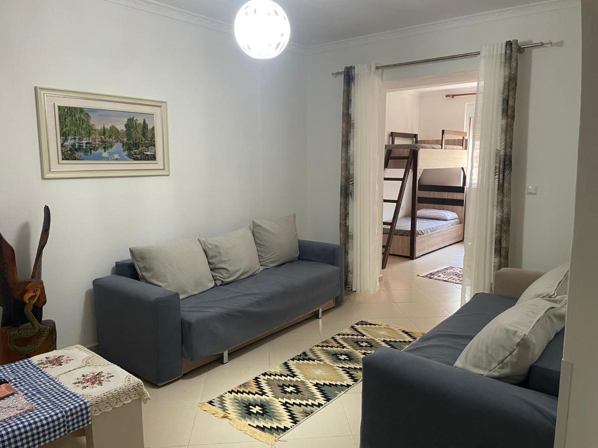 Guest House Taverna Laberia 3 Gjirokaster Luaran gambar