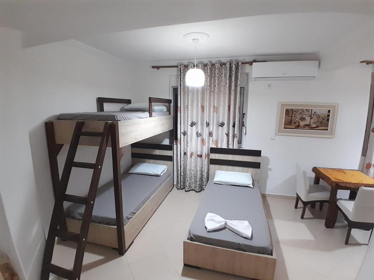 Guest House Taverna Laberia 3 Gjirokaster Luaran gambar