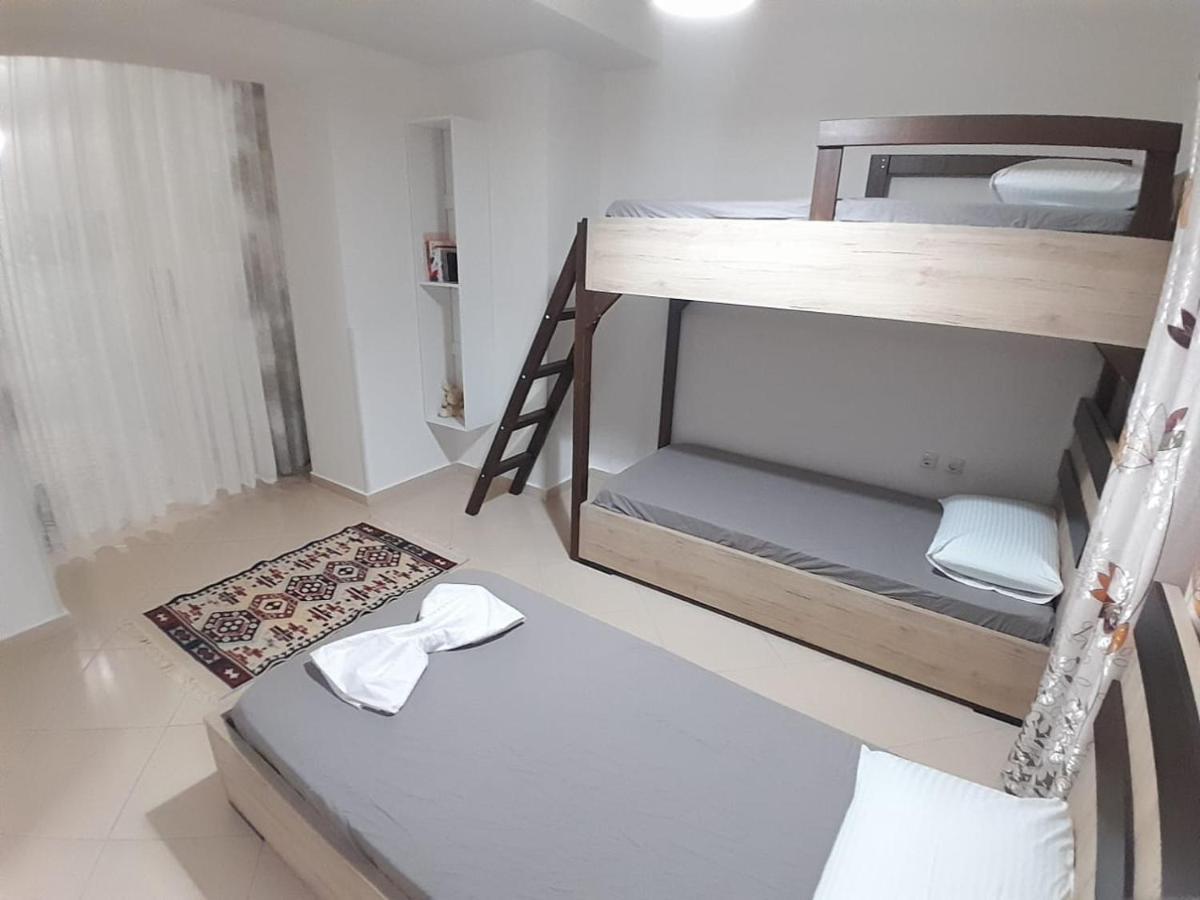 Guest House Taverna Laberia 3 Gjirokaster Luaran gambar