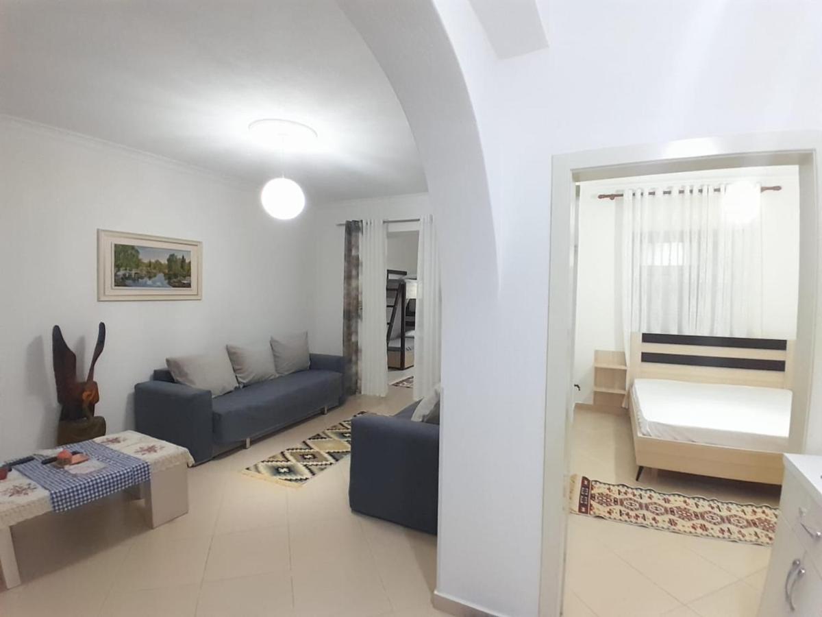 Guest House Taverna Laberia 3 Gjirokaster Luaran gambar