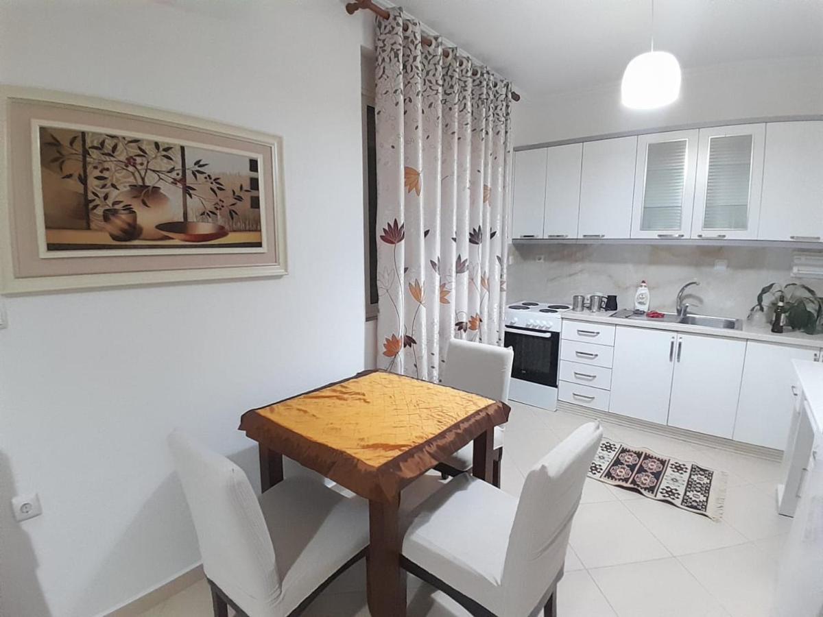 Guest House Taverna Laberia 3 Gjirokaster Luaran gambar